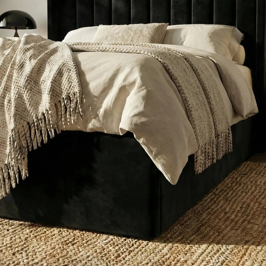 Oliver Queen Black Lift-Up Storage Bed